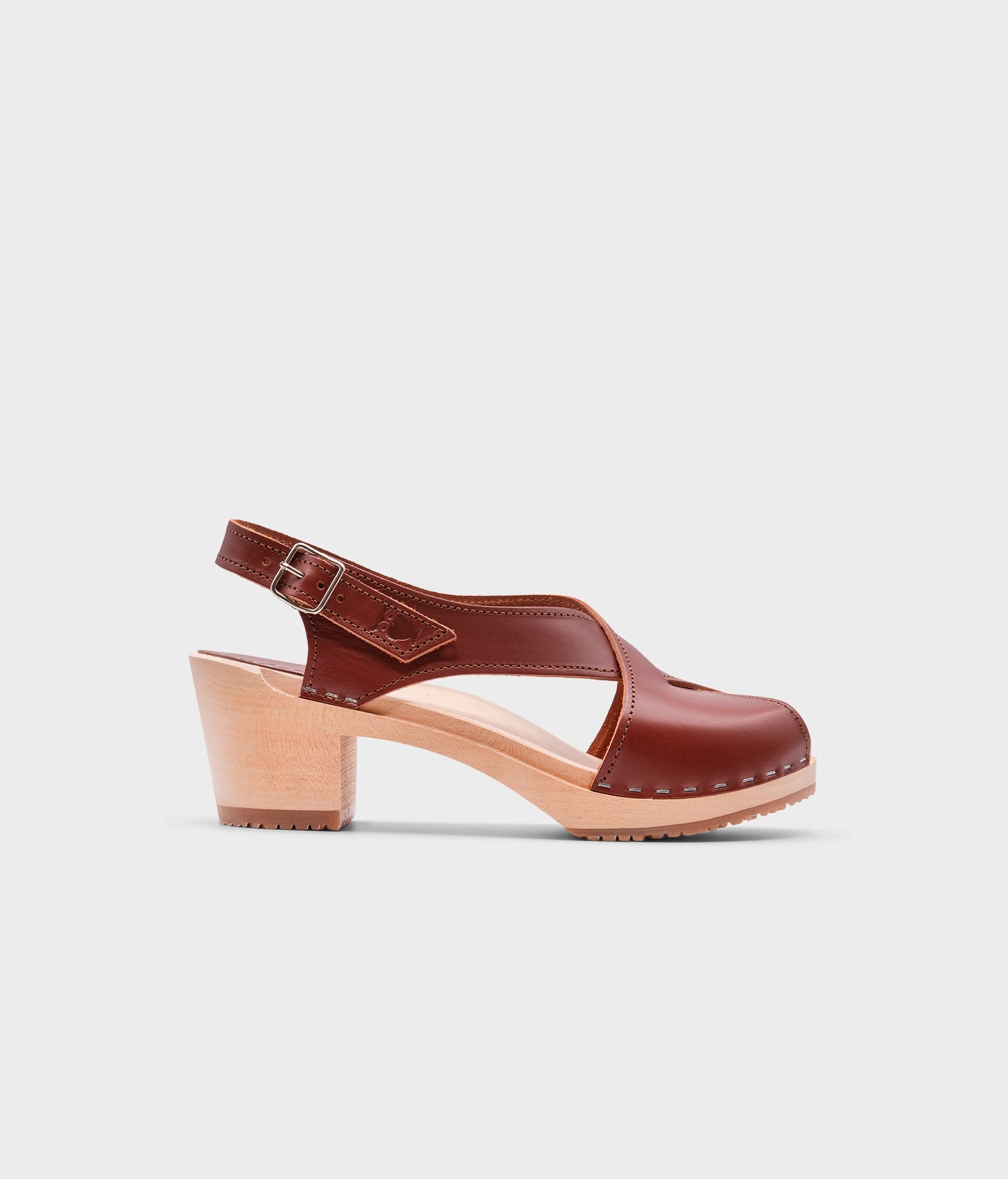 Morocco crossed clog sandal in cognac veg tan | Sandgrens display picture 2