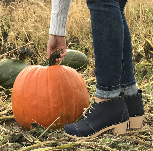 Fall Footwear Trends: How Clogs Reinvent Your Wardrobe