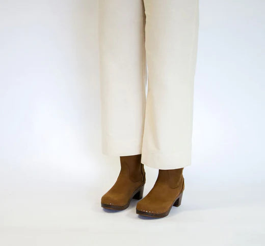 A Guide to Clog Boots with Sandgrens