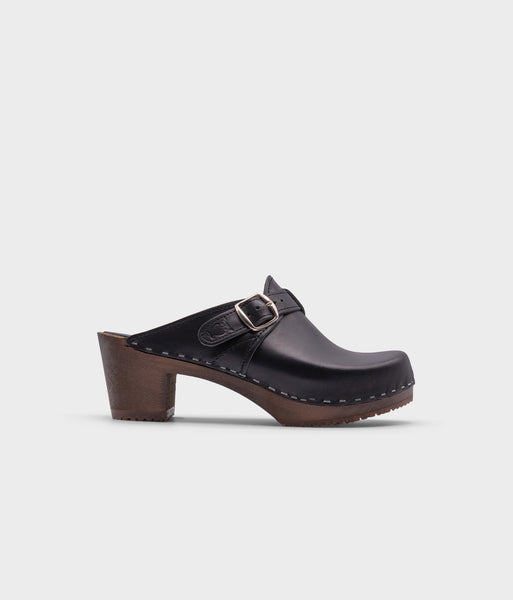 Nashville buckled clog mule in black veg tan | Sandgrens