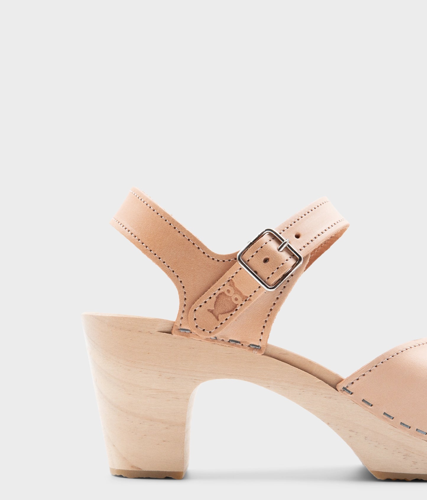 Aurora crossed clog sandal