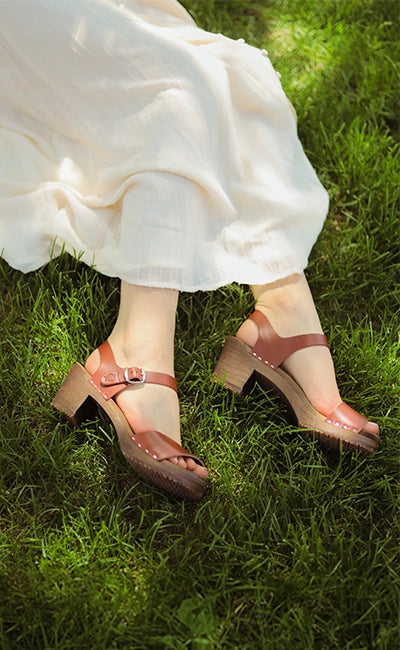 Vienna open-toe clog sandal
