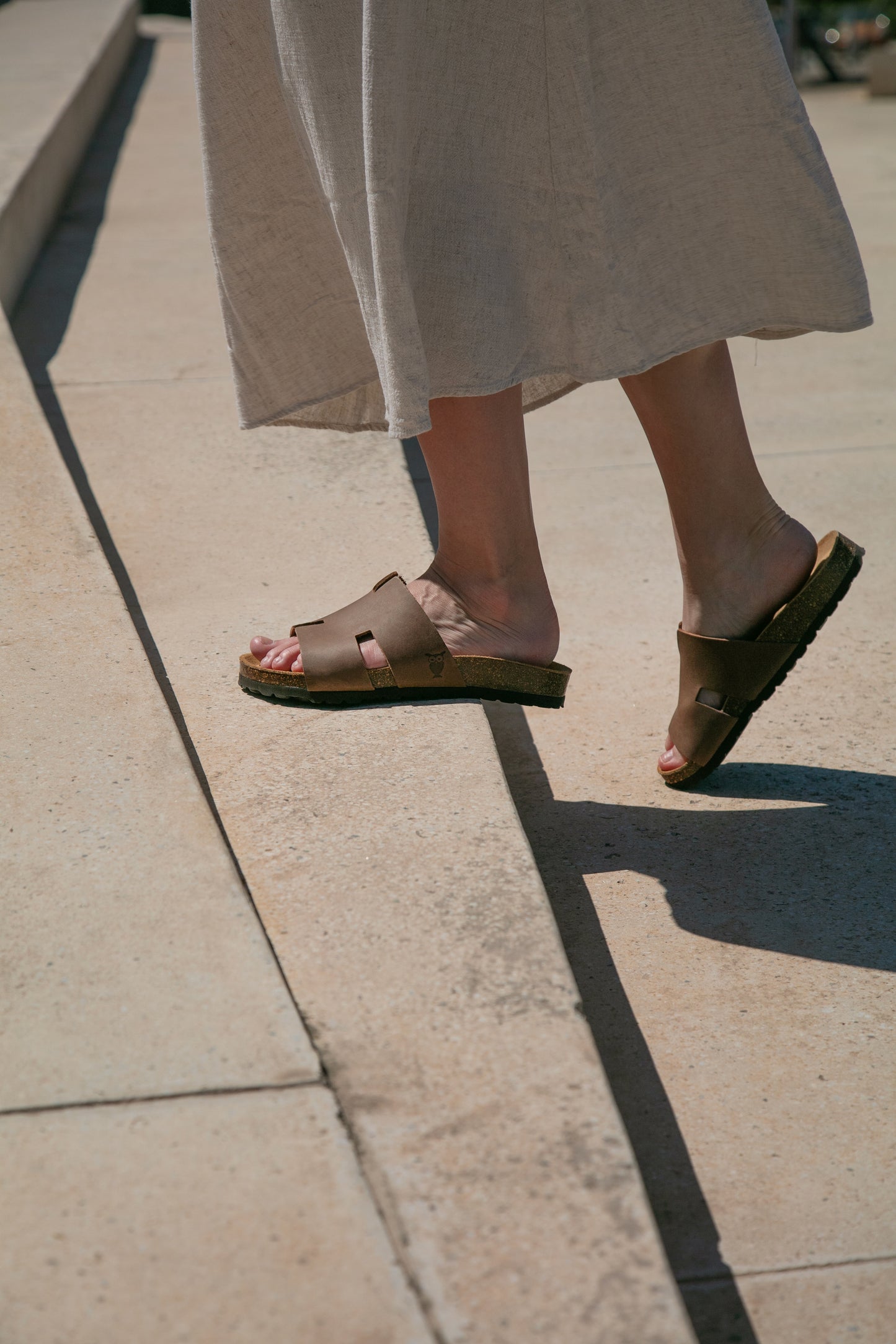 cork sandal with an H-shaped cutout in hazel brown nubuck leather, suede footbed and black EVA outersole