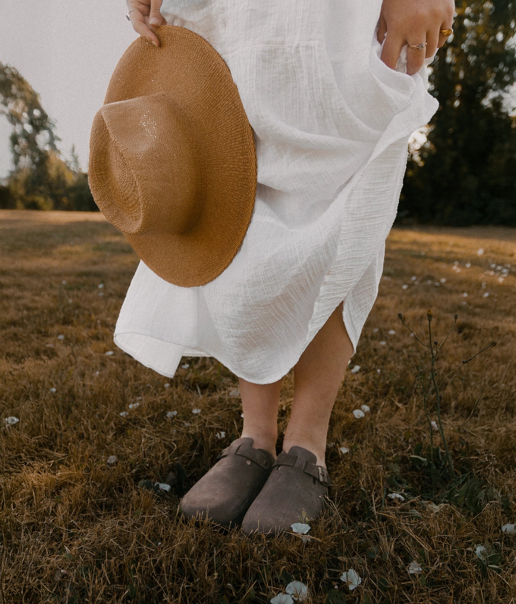 closed-toe cork sandal in walnut brown nubuck leather with a strap with a brass gold buckle, suede footbed and brown EVA outersole